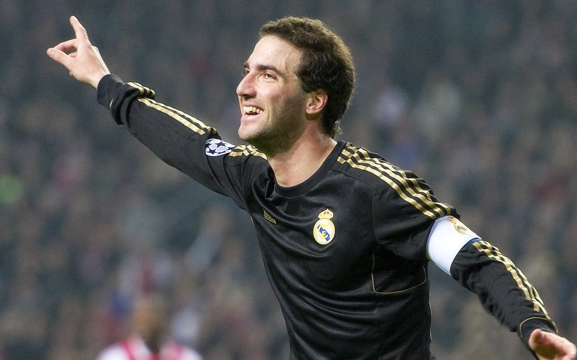 开云·体育官方网站入口-中超联赛吸引更多国际知名球员,中超联赛球员名单